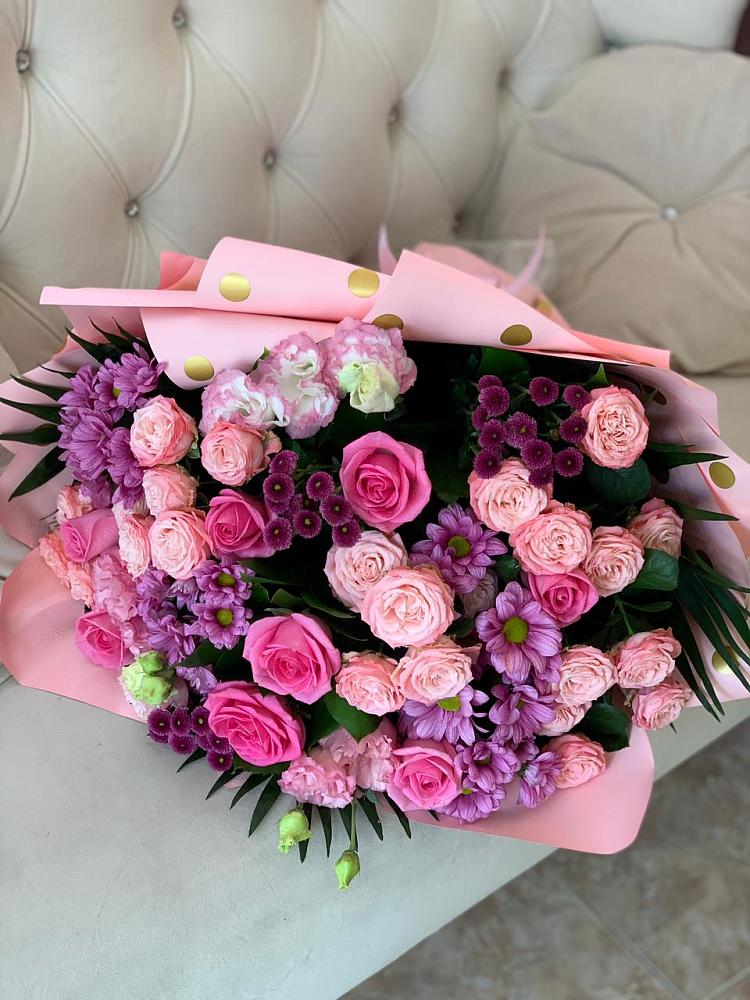 Букет цветов из: Хризантемы, Розы и Лизиантусы в Сызрани