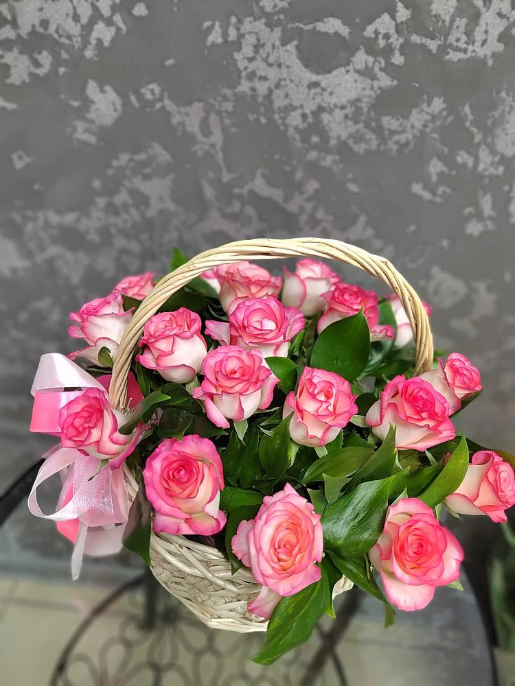 Цветочная композиция из Розы в корзине в Сызрани