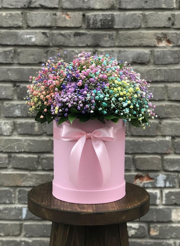 Цветочная композиция из Гипсофила и Розы в шляпной коробке в Сызрани