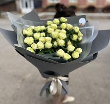 Букет Белые кустовые розы Солинеро в Сызрани