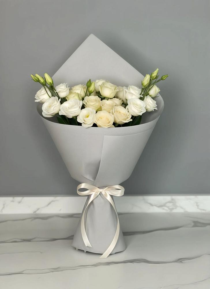 Букет цветов из: Розы и Лизиантусы в Сызрани