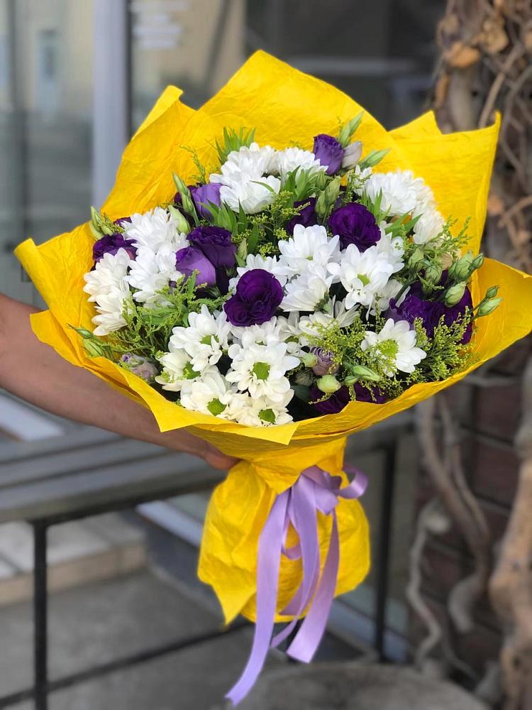 Букет цветов из: Ирисы, Хризантемы и Ромашки в Сызрани