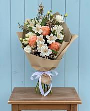 Букет цветов из:  Альстромерии, Лизиантусы, Розы и Хризантемы #REPLACE_PRED# Сызрани