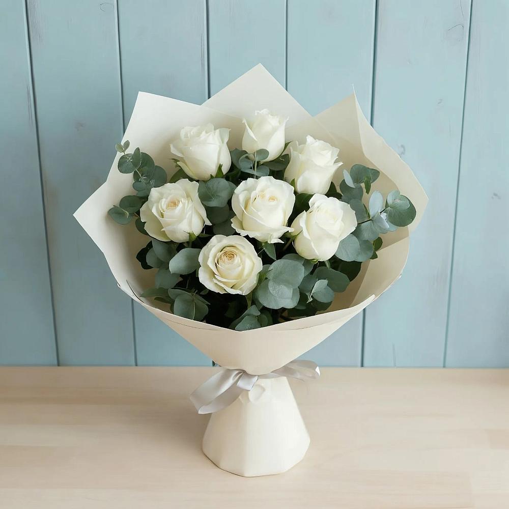 Букет Белые розы в Эвкалипте в Сызрани