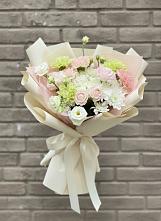 Букет цветов из:  Гвоздики, Розы, Лизиантусы и Хризантемы #REPLACE_PRED# Сызрани