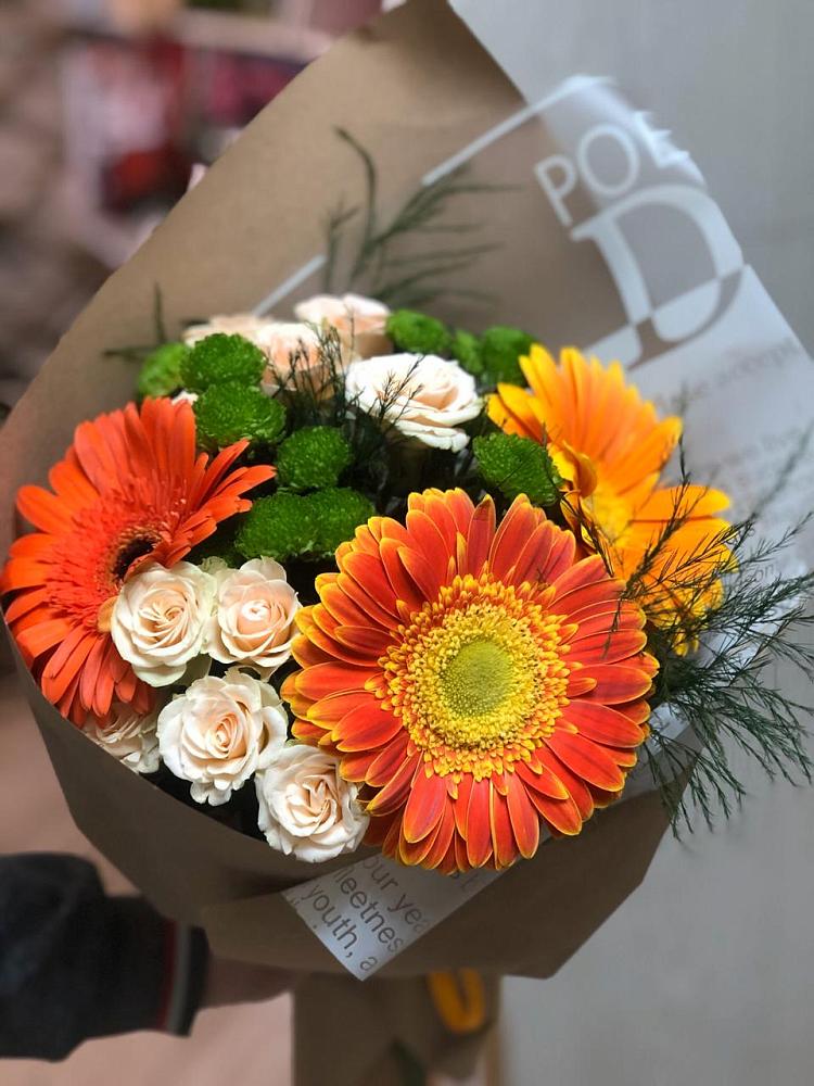 Букет цветов из: Герберы, Хризантемы и Розы в Сызрани