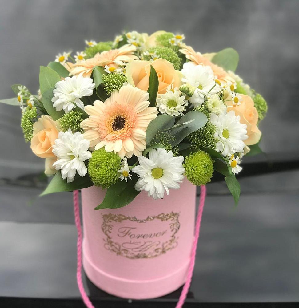 Цветочная композиция из Розы, Герберы и Хризантемы в шляпной коробке в Сызрани