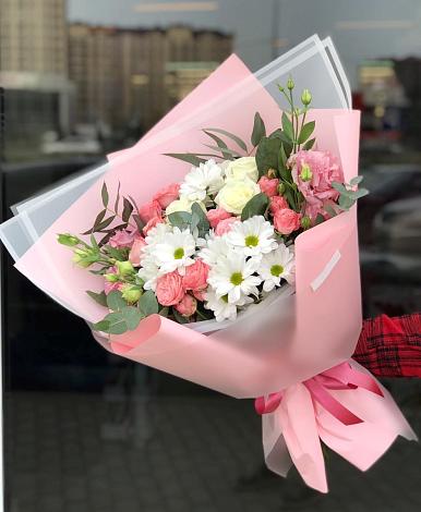 Букет цветов из: Розы, Лизиантусы и Хризантемы в Сызрани