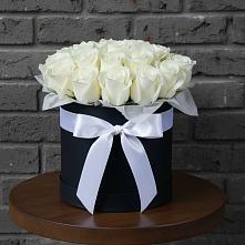 Цветочная композиция из Розы в шляпной коробке в Сызрани